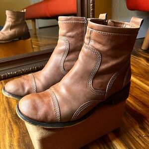 Biviel brand distressed leather chelsea boots - size 38